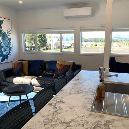 Coromandel Town Harbourside Cottage Luxury Accommodation エクステリア 写真