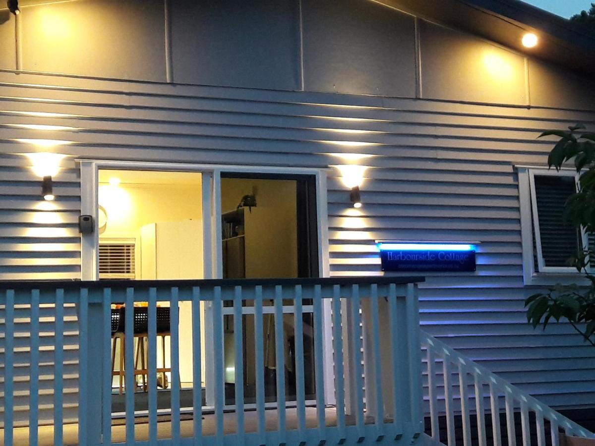 Coromandel Town Harbourside Cottage Luxury Accommodation エクステリア 写真