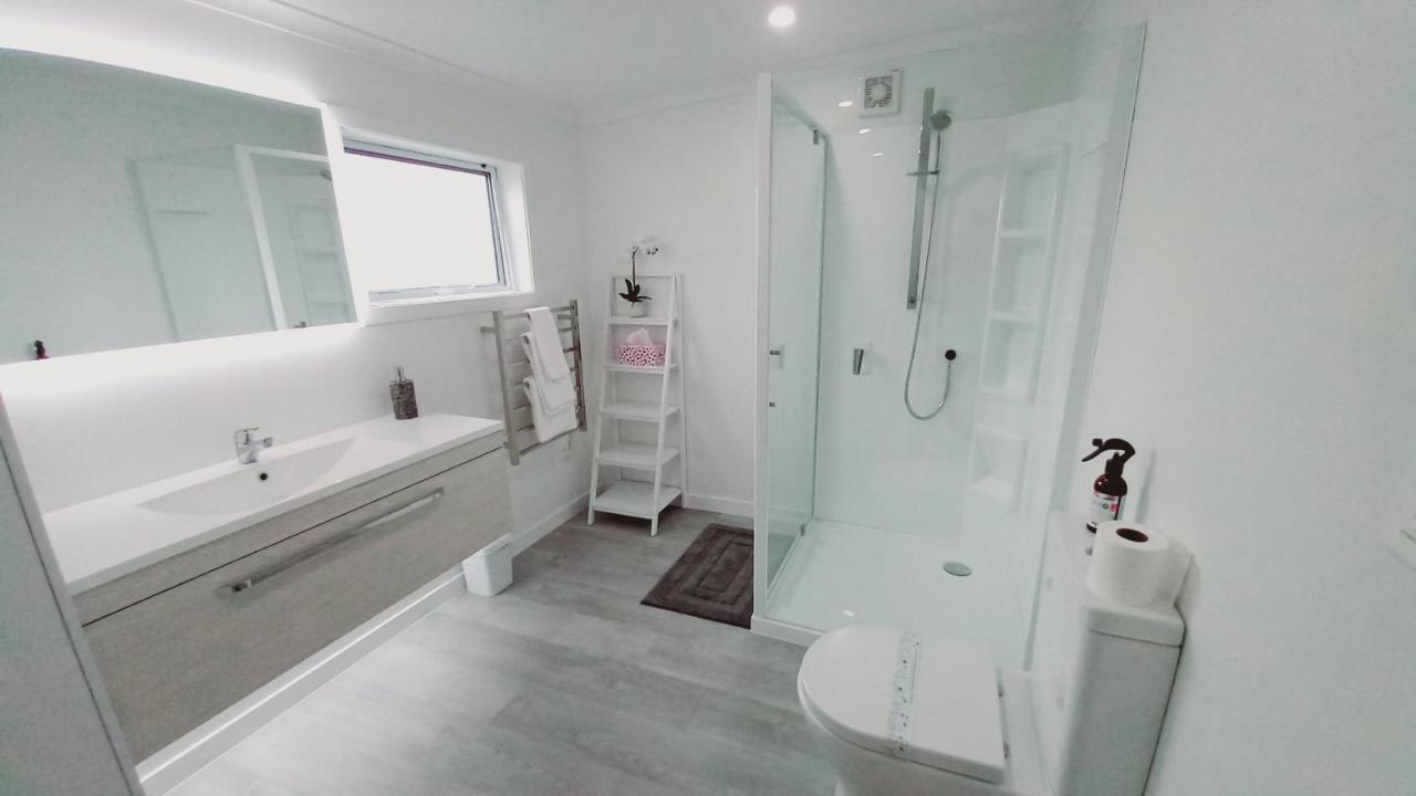 Coromandel Town Harbourside Cottage Luxury Accommodation エクステリア 写真