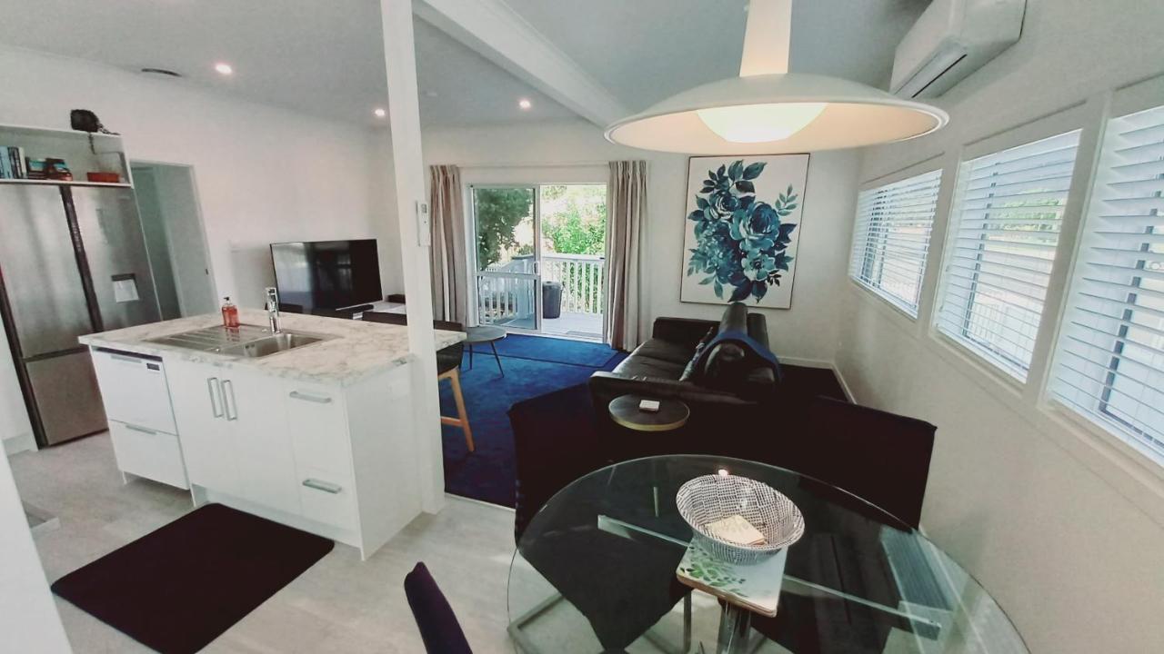Coromandel Town Harbourside Cottage Luxury Accommodation エクステリア 写真