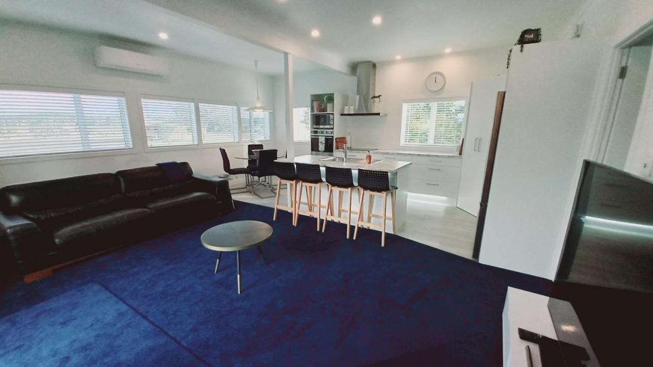 Coromandel Town Harbourside Cottage Luxury Accommodation エクステリア 写真