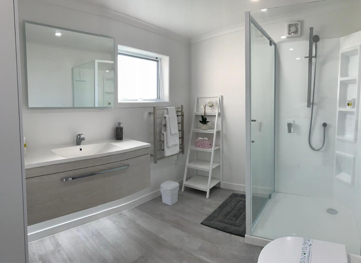 Coromandel Town Harbourside Cottage Luxury Accommodation エクステリア 写真
