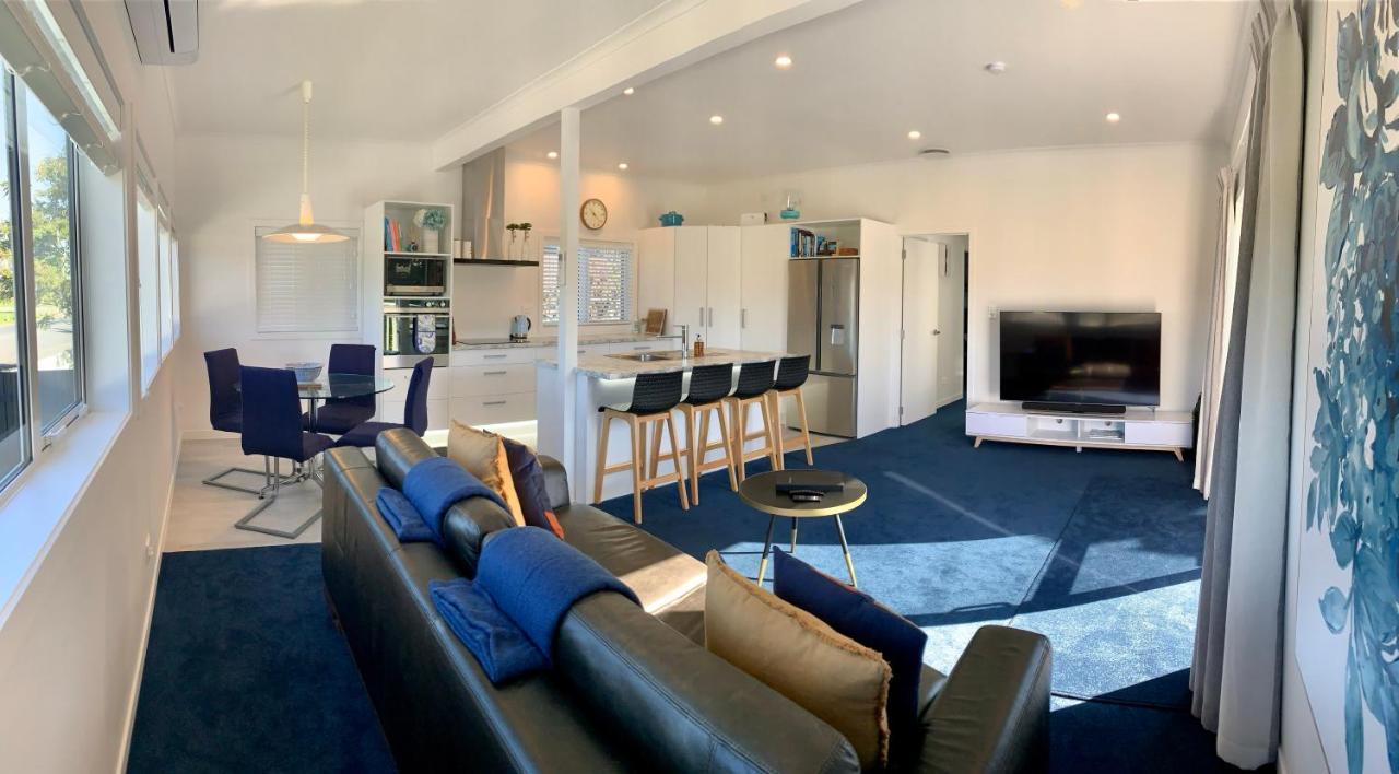 Coromandel Town Harbourside Cottage Luxury Accommodation エクステリア 写真